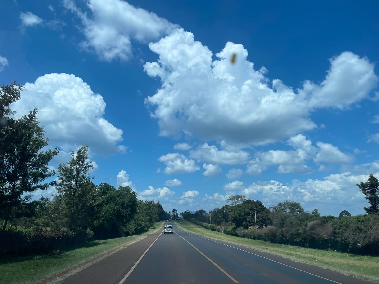 A tarmac stretch of the Nyeri–Nanyuki road in Nyeri County, Kenya (file photo, December 2022).