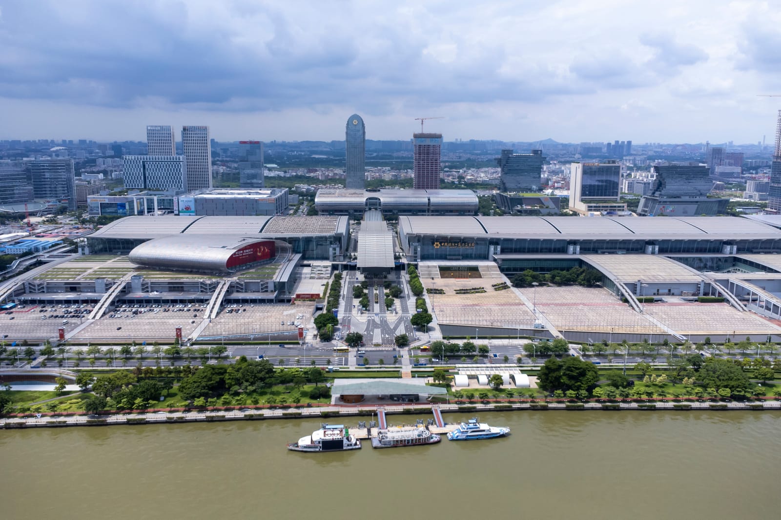 广州琶洲广交会展馆航拍图,为中国进出口商品交易会举办地(资料图,2023年)。