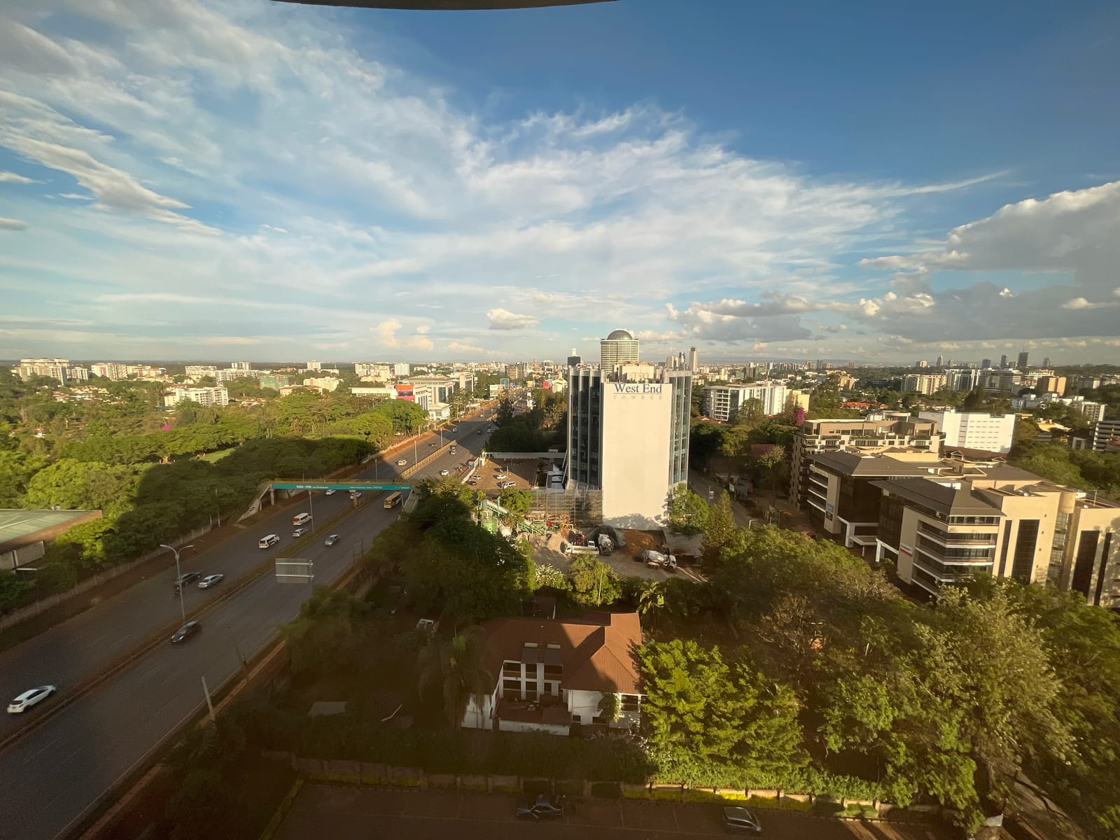The Nairobi Expressway corridor and office buildings in Kilimani, Nairobi (file photo, 2022).